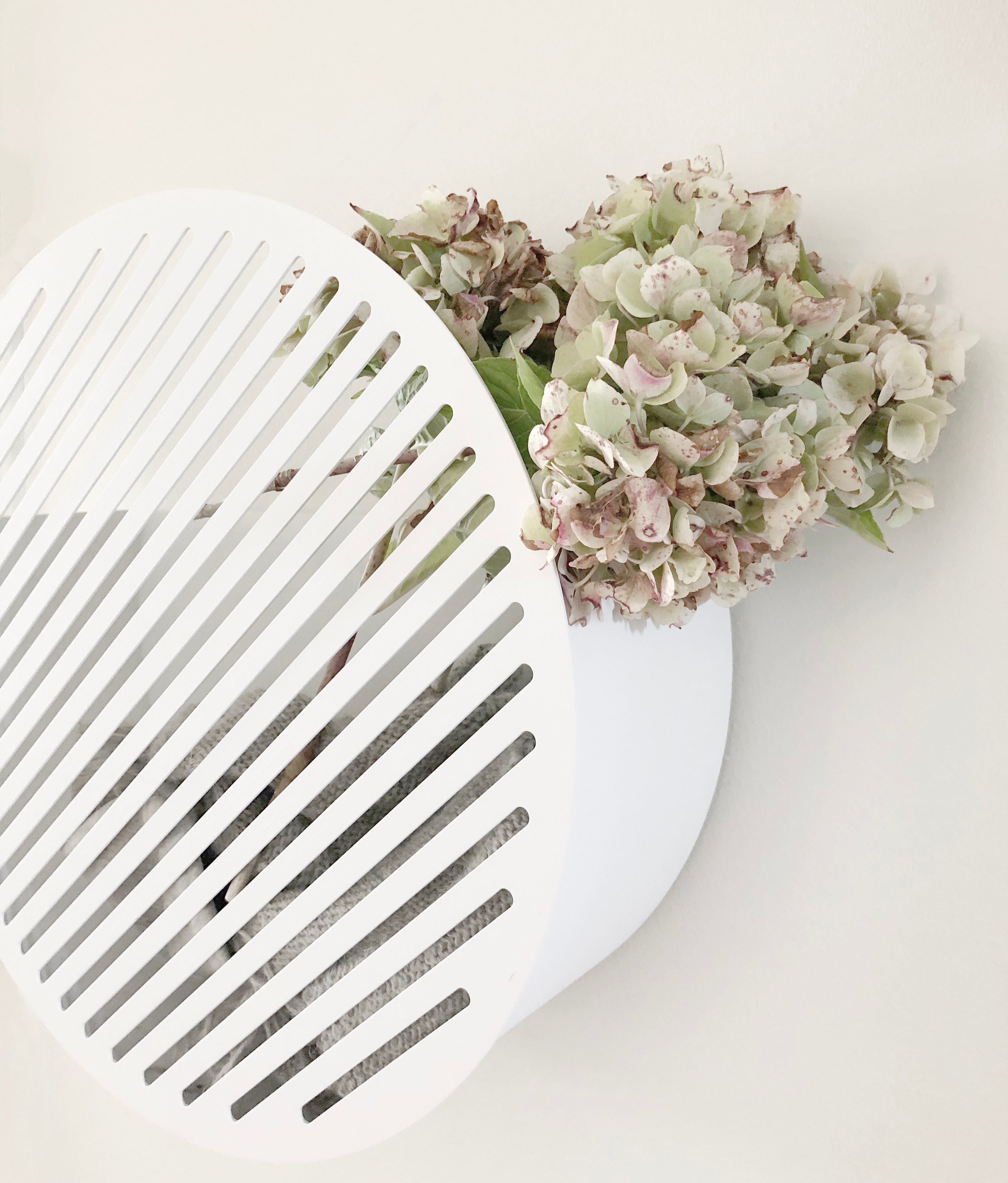 Diagonal Wall Basket White