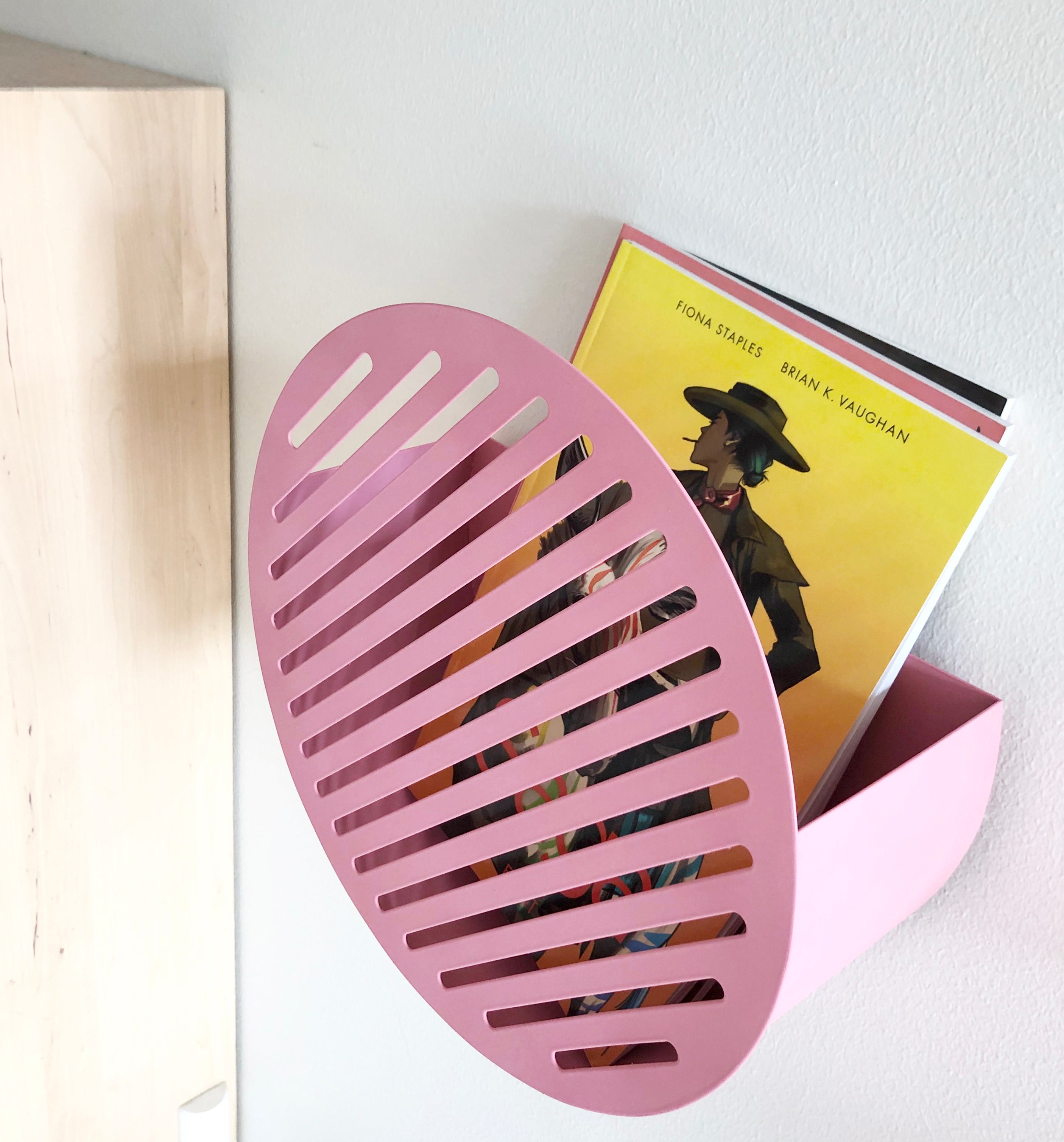 Diagonal Wall Basket Pink